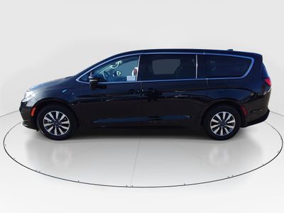 2023 Chrysler Pacifica — interior view