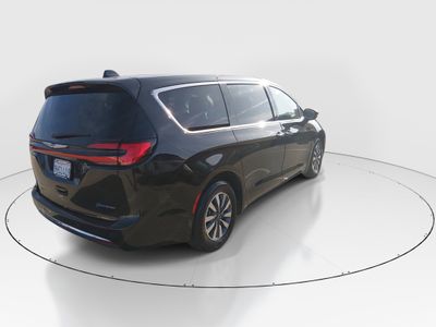 2023 Chrysler Pacifica — photo 7 view