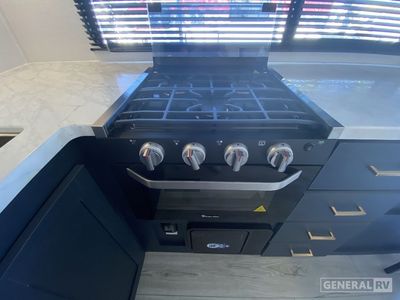 2025 Prime Time RV Avenger — photo 12 view
