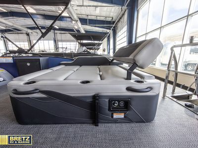 2026 Barletta Boats Cabrio Ultra-Entertainer - Photo 13