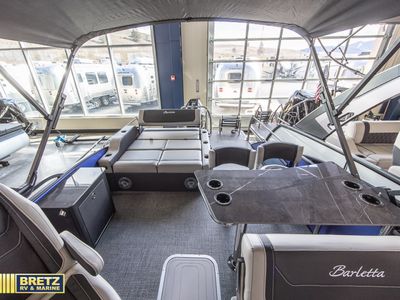 2026 Barletta Boats Cabrio Ultra-Entertainer - Photo 11