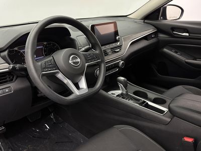 2025 Nissan Altima - Photo 8