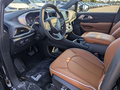 2026 Chrysler Pacifica — photo 15 view