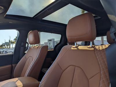 2026 Chrysler Pacifica — photo 13 view