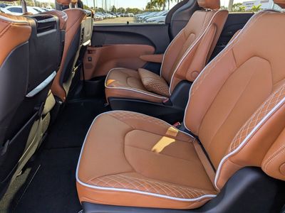 2026 Chrysler Pacifica — photo 9 view