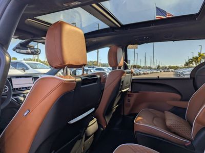 2026 Chrysler Pacifica — photo 10 view