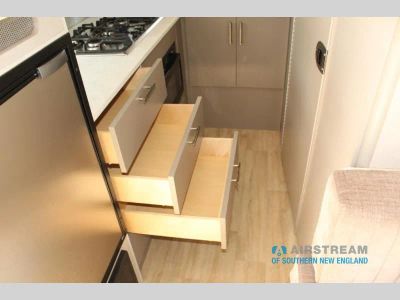 2025 Airstream Caravel — photo 31 view