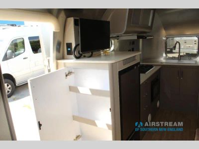 2025 Airstream Caravel — photo 14 view