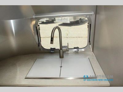 2025 Airstream Caravel — photo 28 view