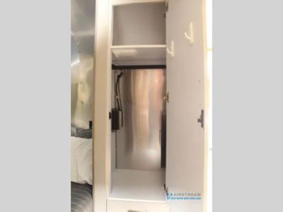 2025 Airstream Caravel — photo 17 view