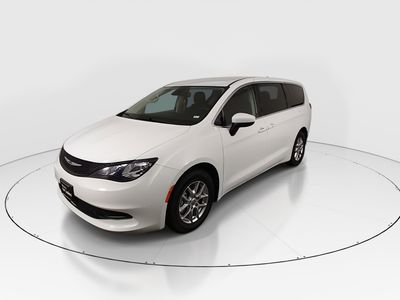 2023 Chrysler Voyager - Photo 3