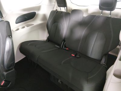 2023 Chrysler Voyager - Photo 17