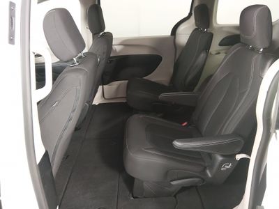 2023 Chrysler Voyager - Photo 21