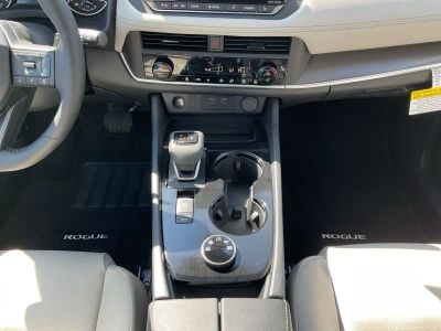 2026 Nissan Rogue — photo 13 view