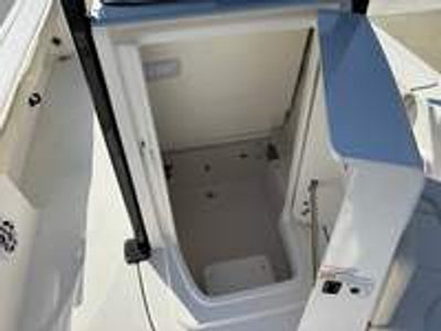 2026 Robalo 226 Cayman - Photo 8