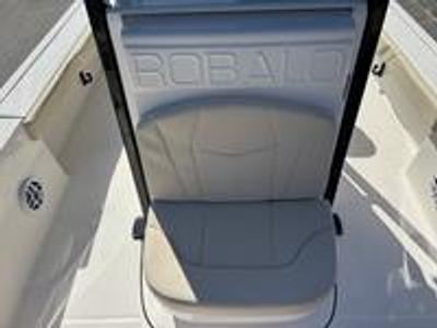 2026 Robalo 226 Cayman - Photo 7