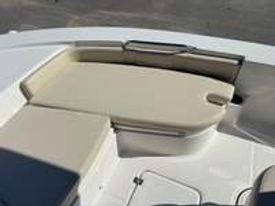 2026 Robalo 226 Cayman - Photo 6