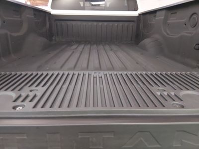 2022 Nissan Titan - Photo 11