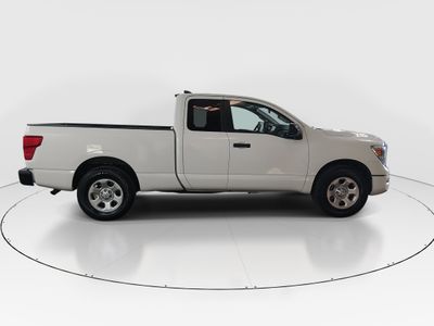 2022 Nissan Titan - Photo 8