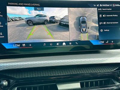 2026 BMW 3 Series — photo 11 view