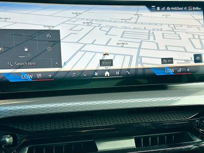 2026 BMW 3 Series — photo 10 view