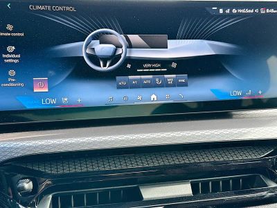 2026 BMW 3 Series — photo 13 view