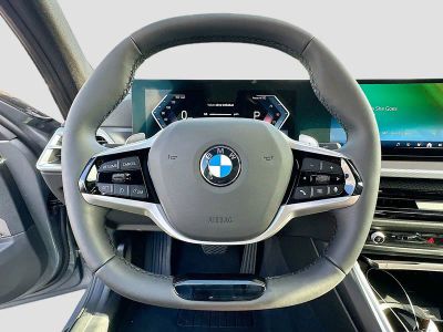 2026 BMW 3 Series — photo 8 view