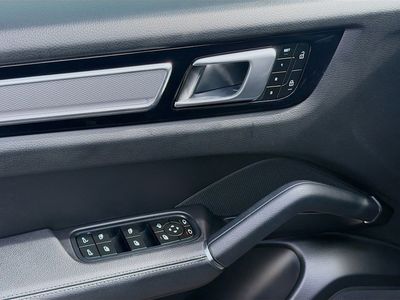 2023 Porsche Cayenne - Photo 14