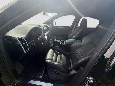 2023 Porsche Cayenne - Photo 16