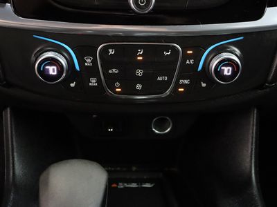 2022 Chevrolet Traverse FWD - Photo 20