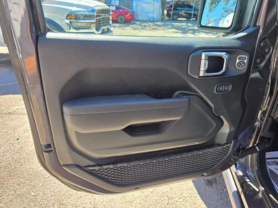 2026 Jeep Wrangler - Photo 13