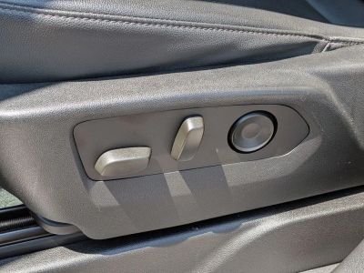 2022 Chevrolet Suburban - Photo 13
