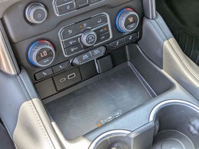 2022 Chevrolet Suburban - Photo 15
