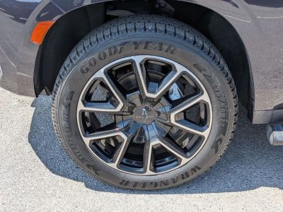 2022 Chevrolet Suburban - Photo 9