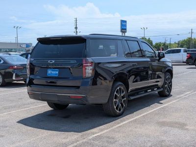 2022 Chevrolet Suburban - Photo 5