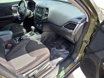 2019 Jeep Cherokee — photo 32 view