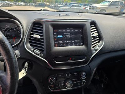 2019 Jeep Cherokee — photo 21 view