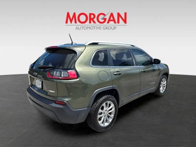 2019 Jeep Cherokee — engine compartment view
