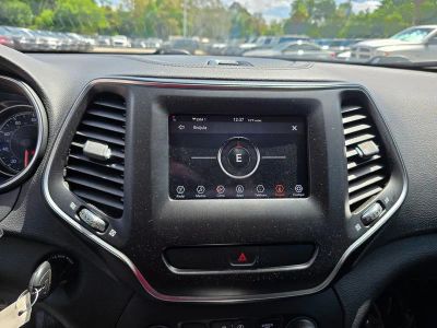 2019 Jeep Cherokee — photo 24 view