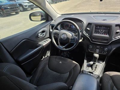 2019 Jeep Cherokee — photo 36 view