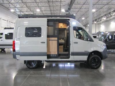 2025 Winnebago REVEL - Photo 15
