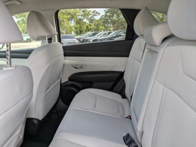 2026 Hyundai TUCSON HYBRID — photo 13 view