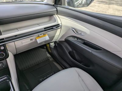 2026 Hyundai TUCSON HYBRID — photo 17 view