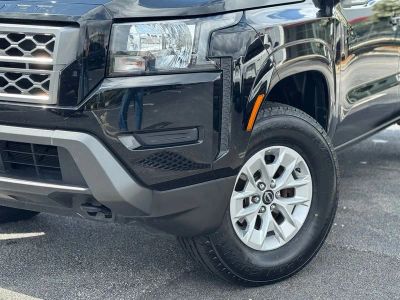 2024 Nissan Frontier — detail view