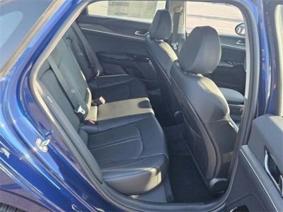 2025 Kia K5 — photo 11 view
