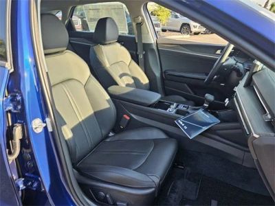2025 Kia K5 — photo 12 view