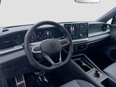 2026 Volkswagen Tiguan — photo 9 view