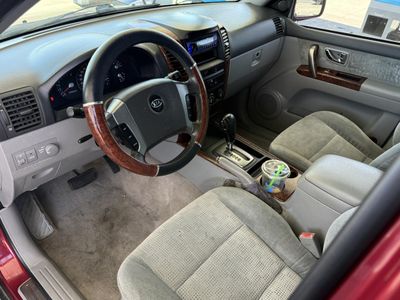 2004 Kia Sorento — photo 13 view