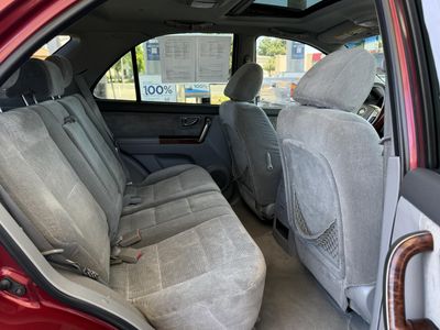 2004 Kia Sorento — photo 19 view