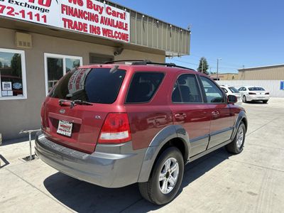2004 Kia Sorento — rear three-quarter view